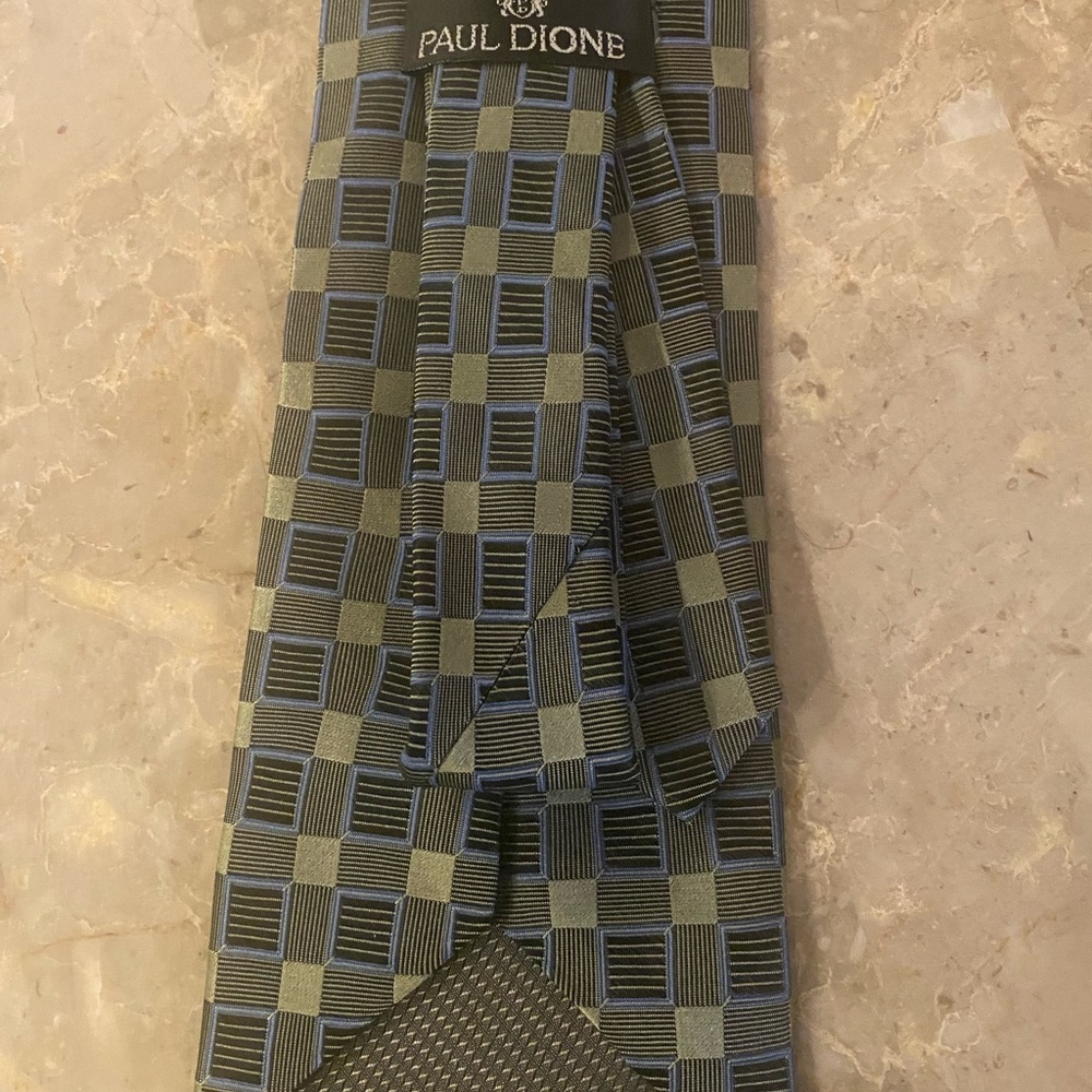 PAUL DIONE.  100% SLIK